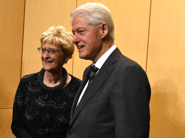Bloomberg School Dean Ellen J. MacKenzie and former US President Bill Clinton