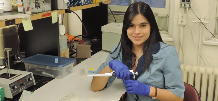 Miryam de los Angeles Romano at work in the lab