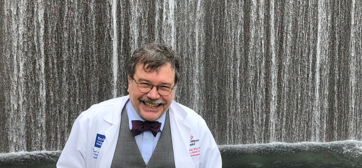 Vaccine scientist and autism dad Peter Hotez dispels autism myths in his latest book. (Image: Brian W. Simpson / Sept. 27, 2018)