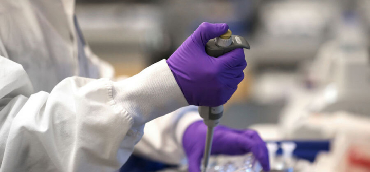 Scientist Xinhua Yan works in the lab at Moderna in Cambridge, Massachusetts on Feb. 28, 2020. Image: David L. Ryan/The Boston Globe via Getty