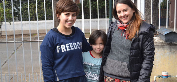 Danilea Villegas and her children. Image: Paige Sutherland