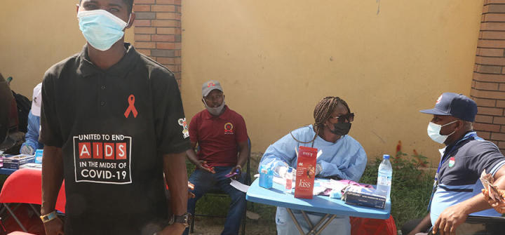 A health worker provides medical advice on HIV/AIDS testing in Lagos, Nigeria, May 1, 2021. Image: Emmanuel Osodi/Majority World/Universal Images Group via Getty