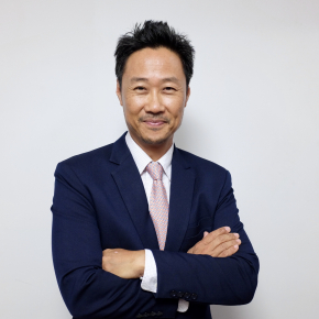 Headshot of Dr. Kee Park