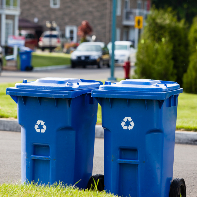 File:Lake Hopatcong State Park NJ bin for disposing of used