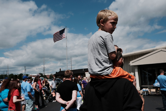 Protesters attend the Hope Not Heroin march and rally in Norwalk, Ohio in July 2017, calling on increased federal efforts combatting the opioid crisis. (Image: Spencer Platt/Getty Images)